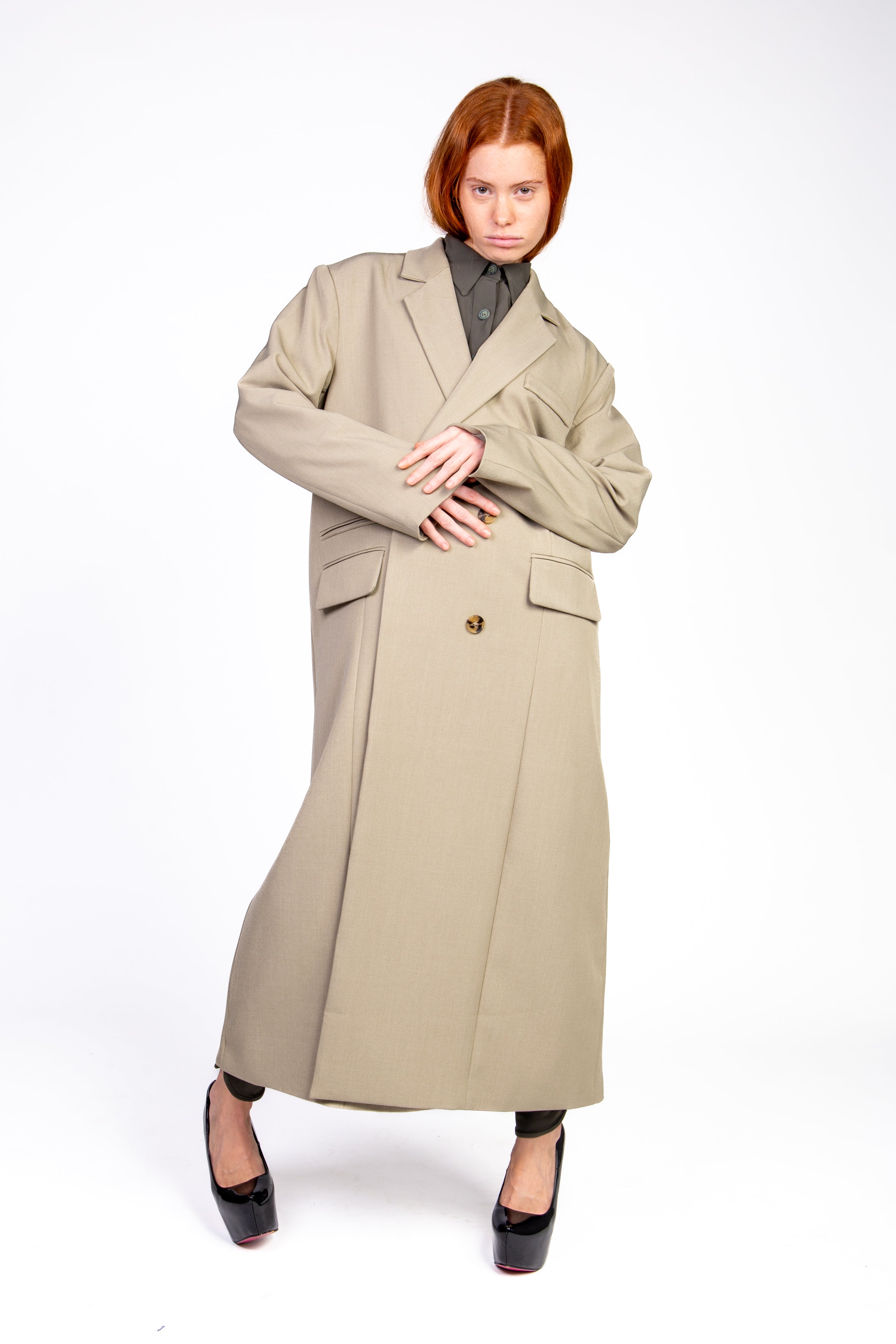 C- Abrigo LUJOS ILUSORIOS