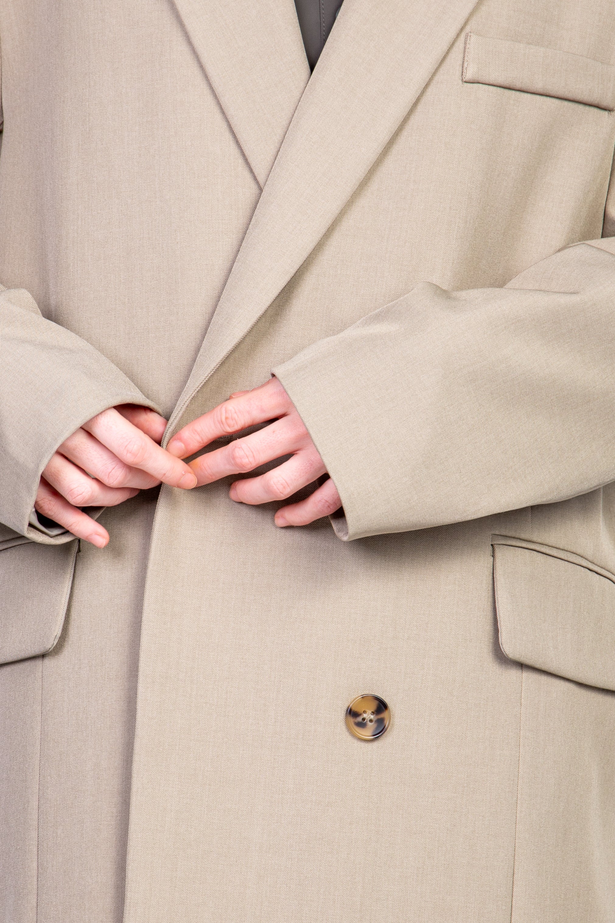 C- Abrigo LUJOS ILUSORIOS